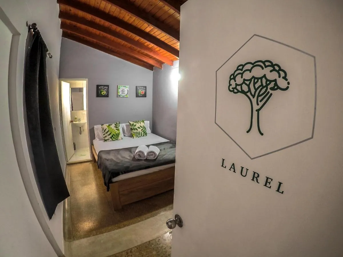 Laureles Medellin Hostel קולומביה